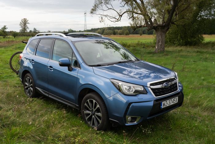 Forester XT, przód od lewej